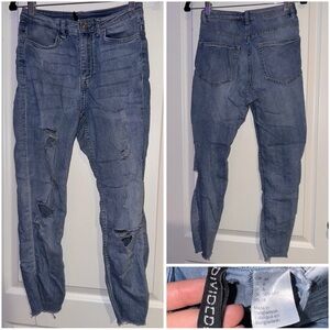 H&M Women’s Light Blue Ripped Skinny Jeans